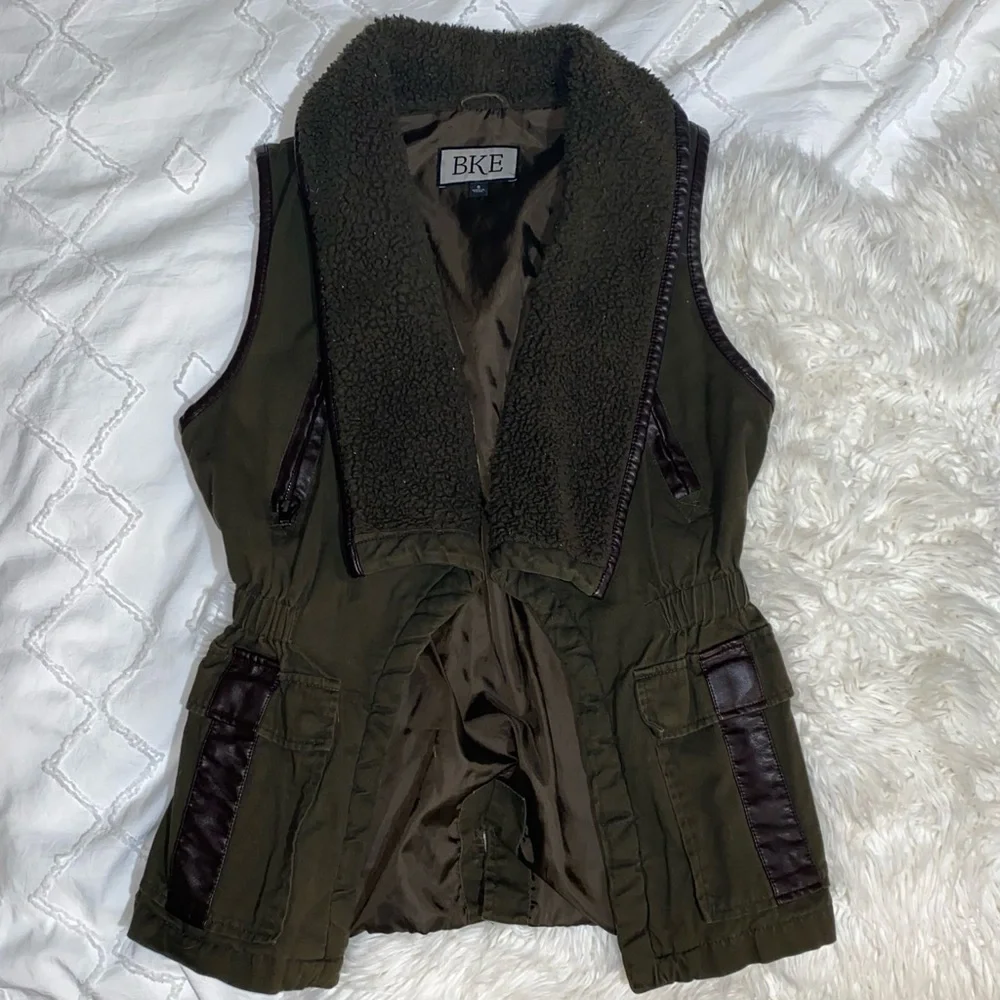 BKE | Fly Away Sherpa Lined Utility Vest Olive Green Military Faux Leather